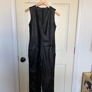 Chic Black Sleeveless Jumpsuit